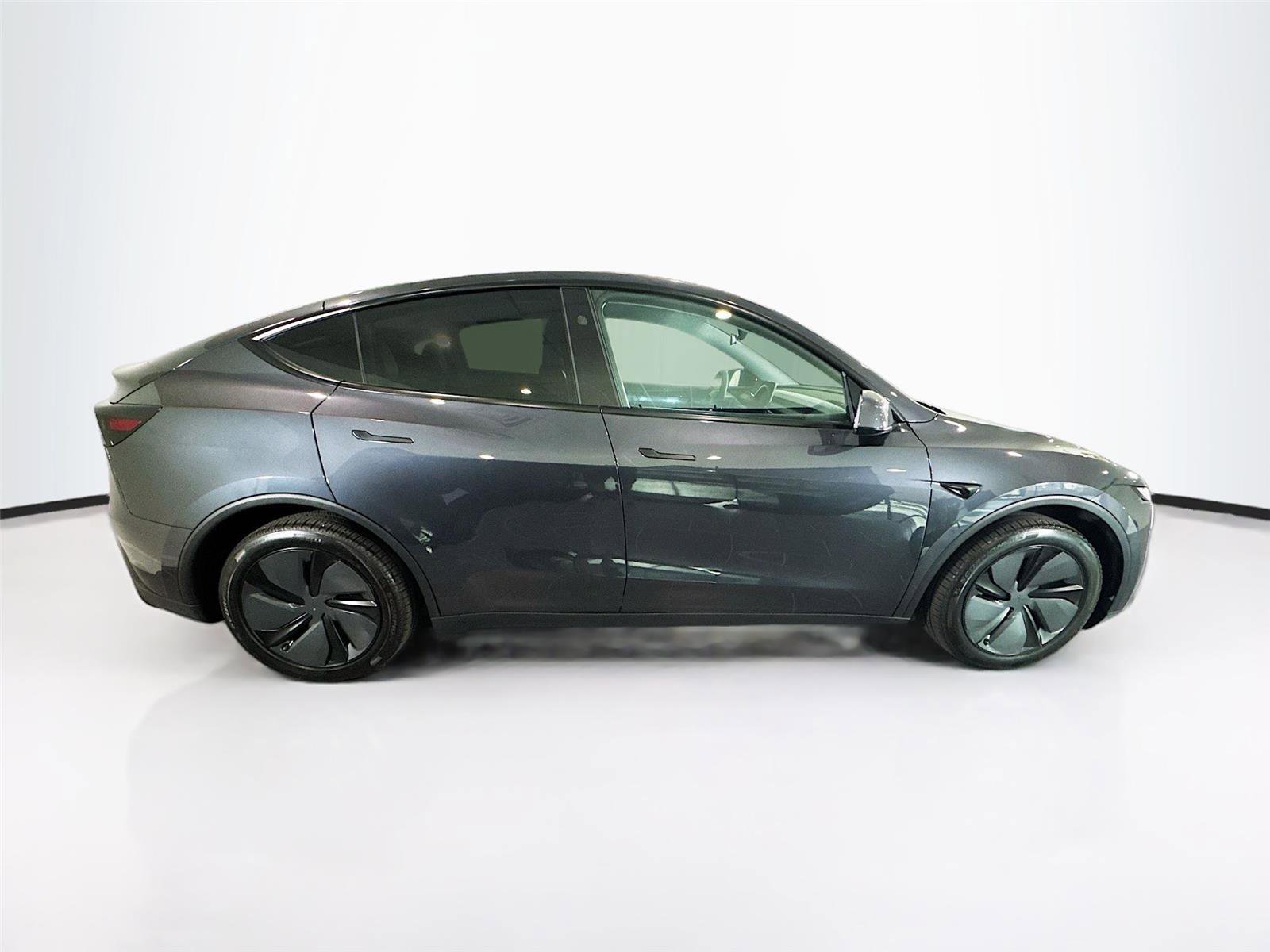 Used 2026 Tesla Model Y 2WD image 31