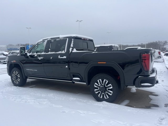 Used 2024 GMC Sierra 2500 Denali Ultimate image 3