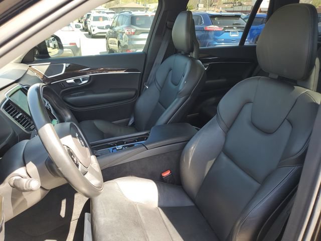 Used 2018 Volvo XC90 T5 Momentum w/ Convenience Package FWD image 5