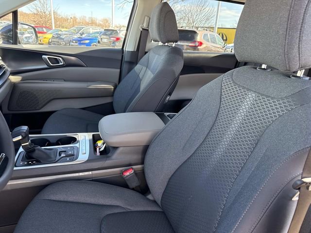 New 2026 Kia Carnival LX image 13