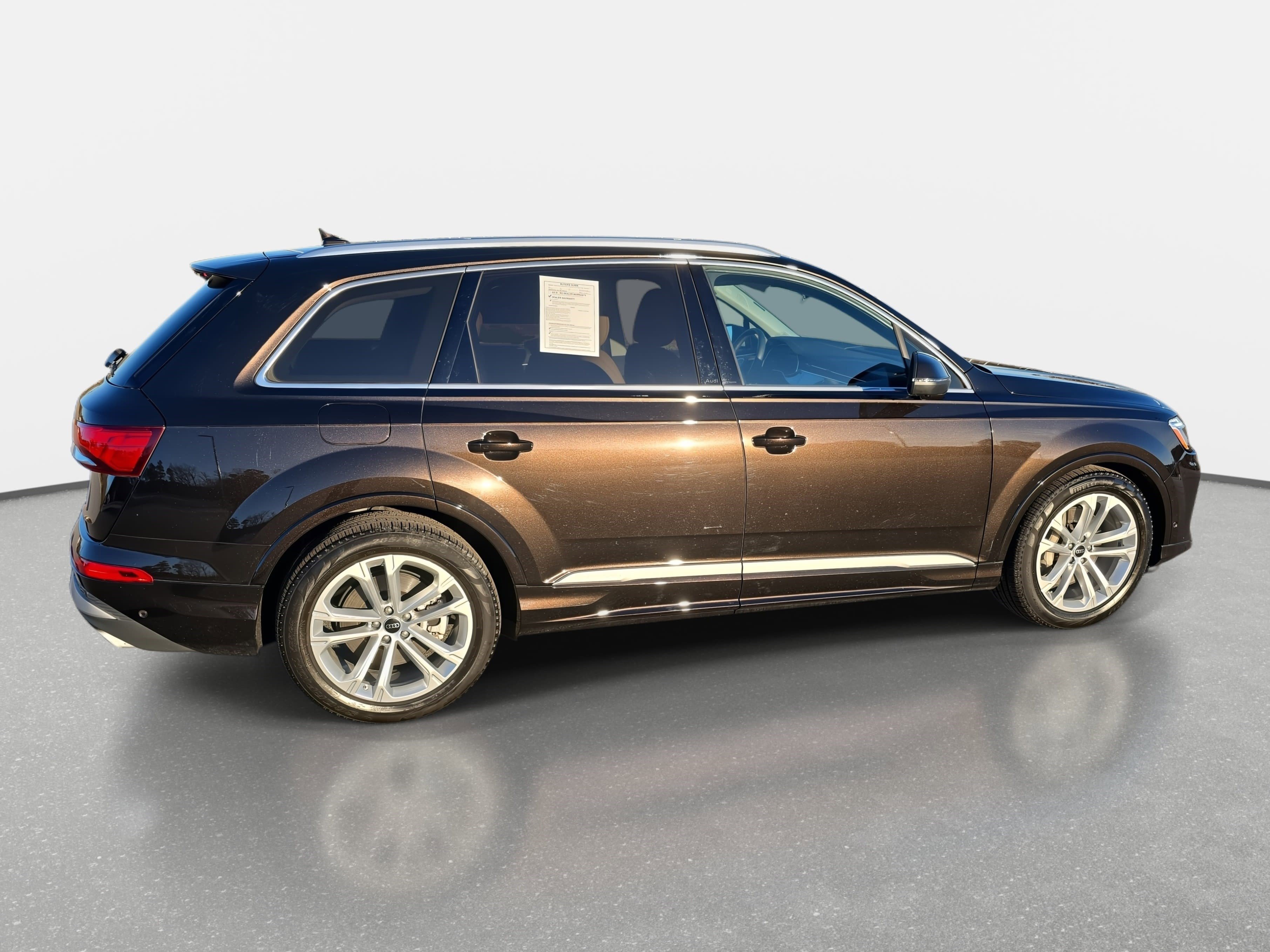 Used 2025 Audi Q7 3.0T Prestige image 4