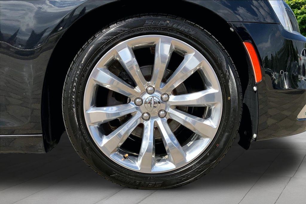 Used 2017 Chrysler 300 C w/ Safetytec Plus Group RWD image 32