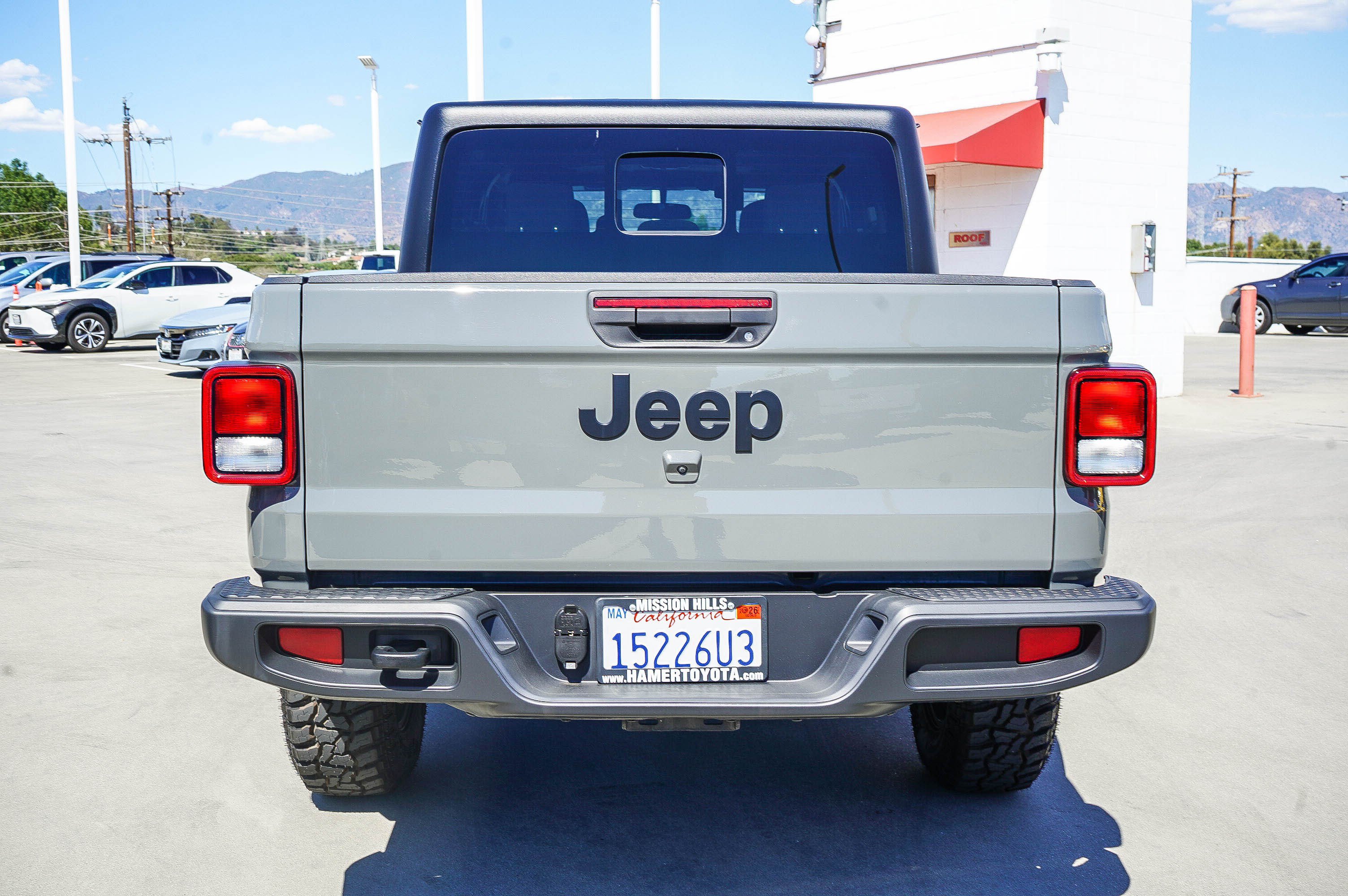 Used 2023 Jeep Gladiator Sport AWD/4WD image 6