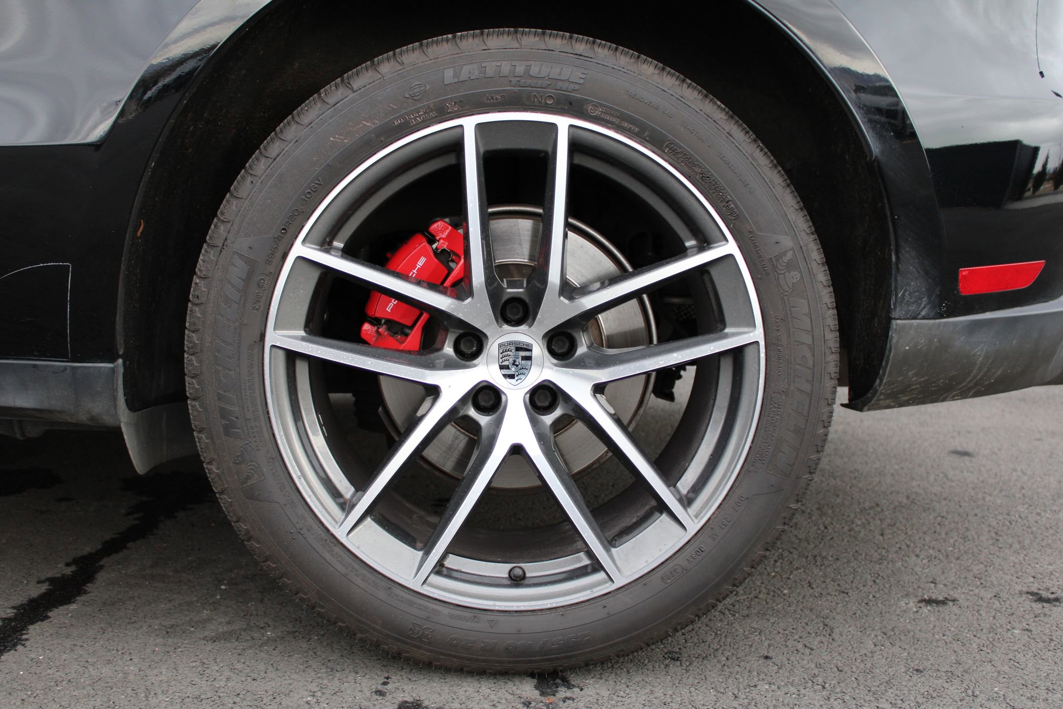 Certified 2023 Porsche Macan S image 28