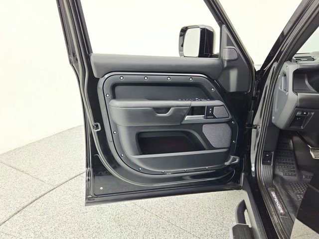 Used 2023 Land Rover Defender 110 X image 36