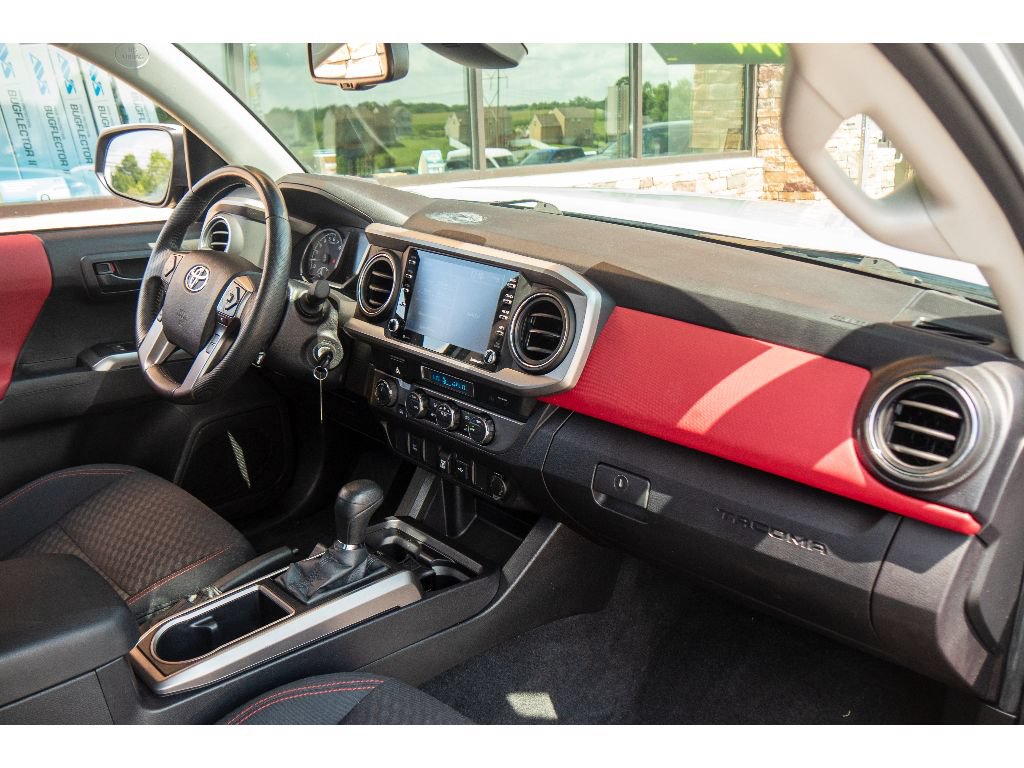 Used 2021 Toyota Tacoma SR5 w/ Blackout Package (TMS) AWD/4WD image 15