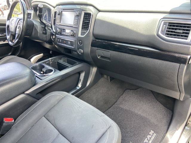 Used 2019 Nissan Titan SV w/ SV Convenience Package RWD image 24