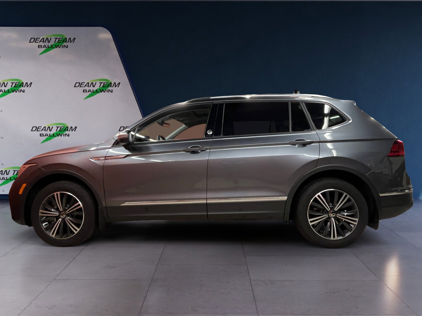 Certified 2024 Volkswagen Tiguan Wolfsburg Edition image 5