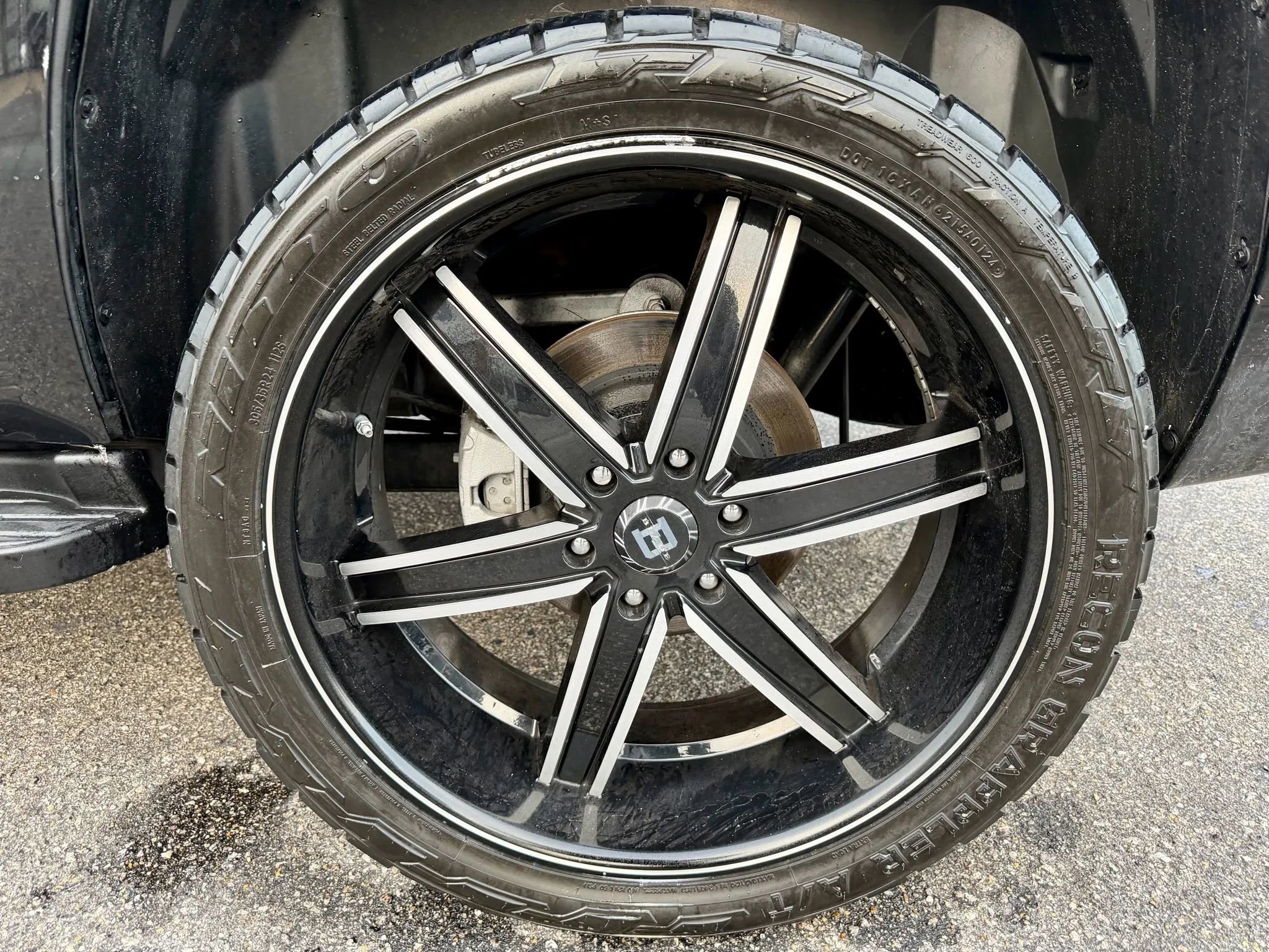 Used 2013 Chevrolet Tahoe LTZ image 19