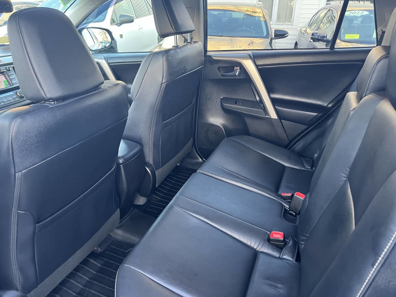 Used 2015 Toyota RAV4 Limited image 17