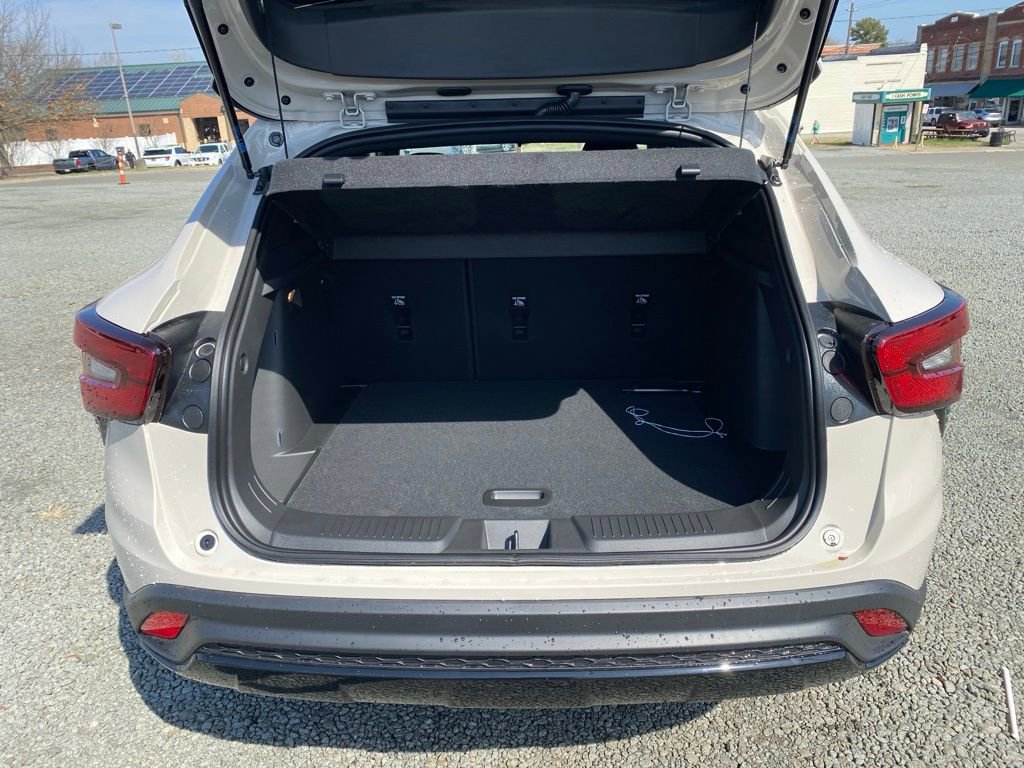 New 2026 Chevrolet Trax RS w/ Sunroof Package FWD image 18