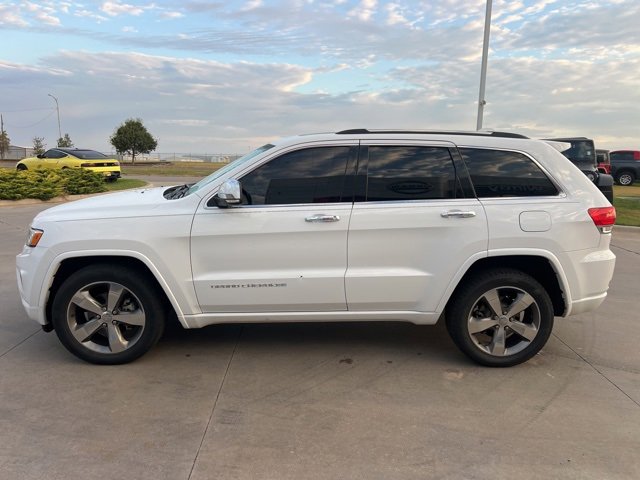 Used 2015 Jeep Grand Cherokee Overland w/ Advanced Technology Group image 4