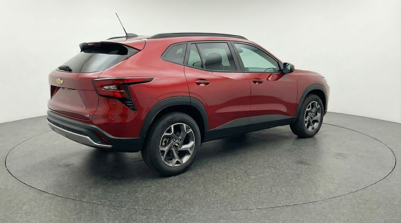 Used 2025 Chevrolet Trax LT image 9