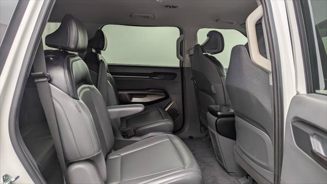Used 2024 Kia EV9 Light Long Range RWD image 14
