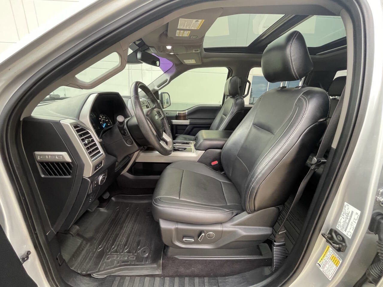 Used 2015 Ford F150 Lariat w/ Equipment Group 502A Luxury RWD image 16