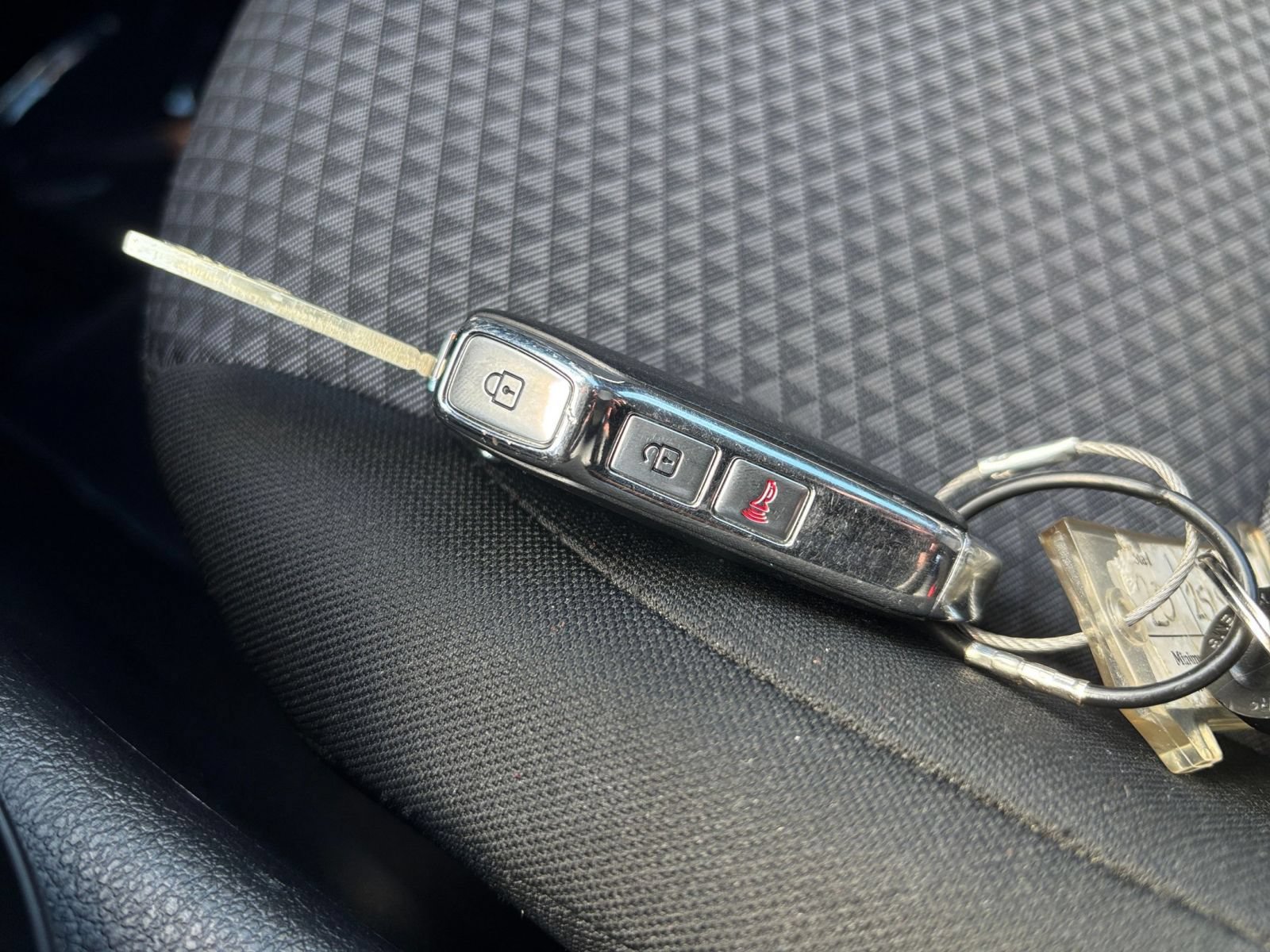 Used 2025 Kia Soul LX w/ LX Technology Package FWD image 21