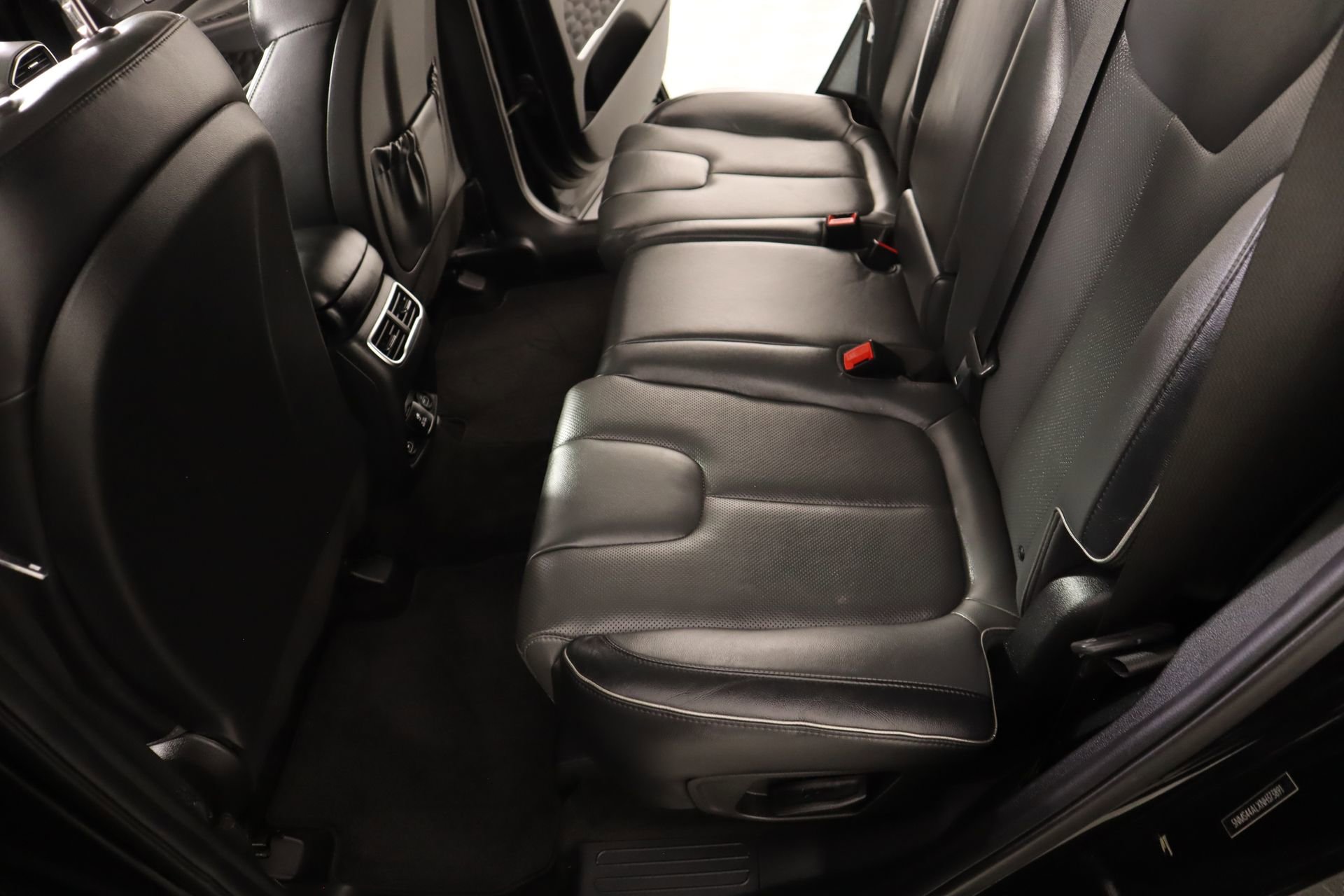 Used 2022 Hyundai Santa Fe Limited w/ Cargo Package FWD image 13