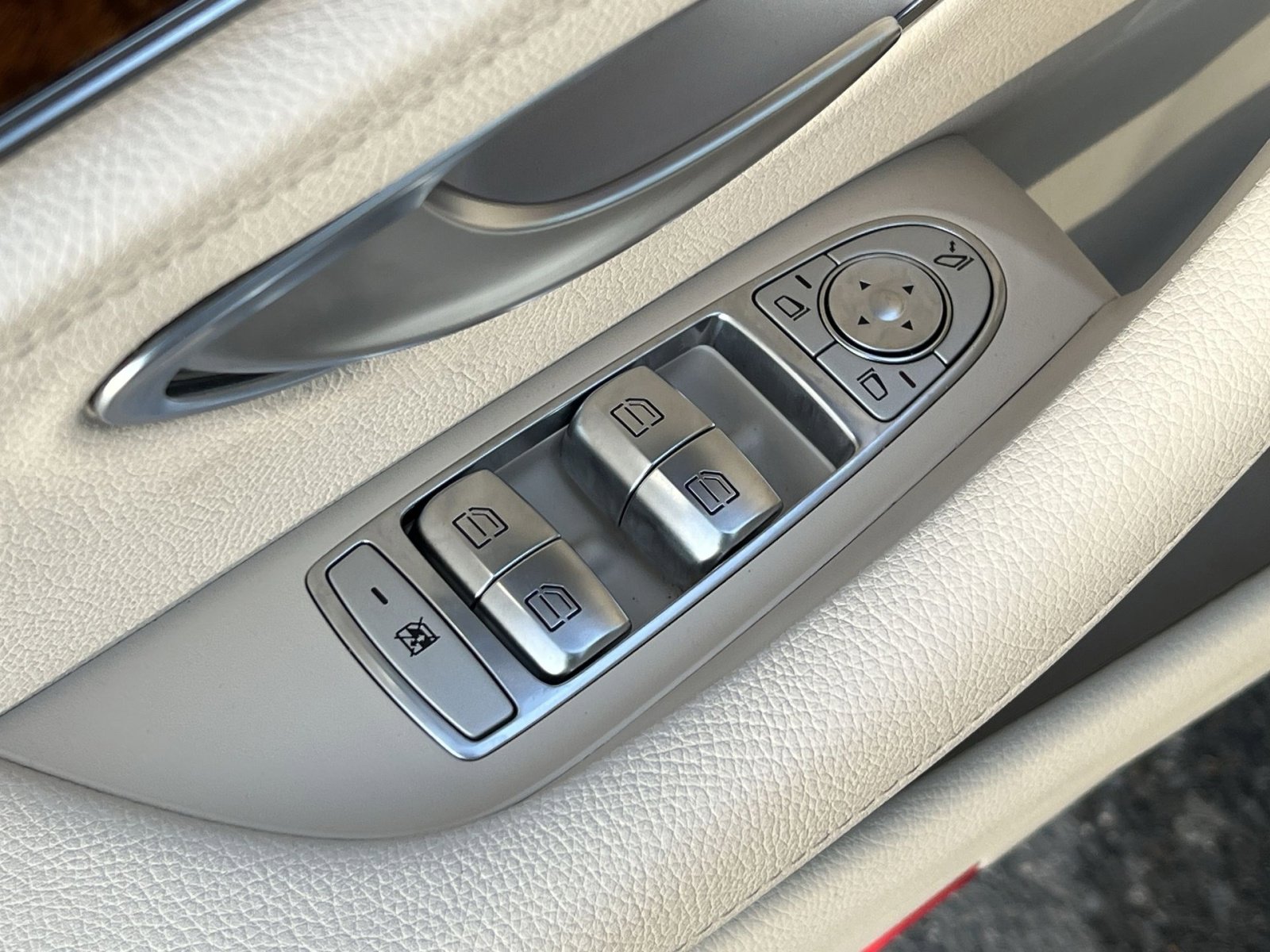 Used 2020 Mercedes-Benz E 350 4MATIC Sedan image 13