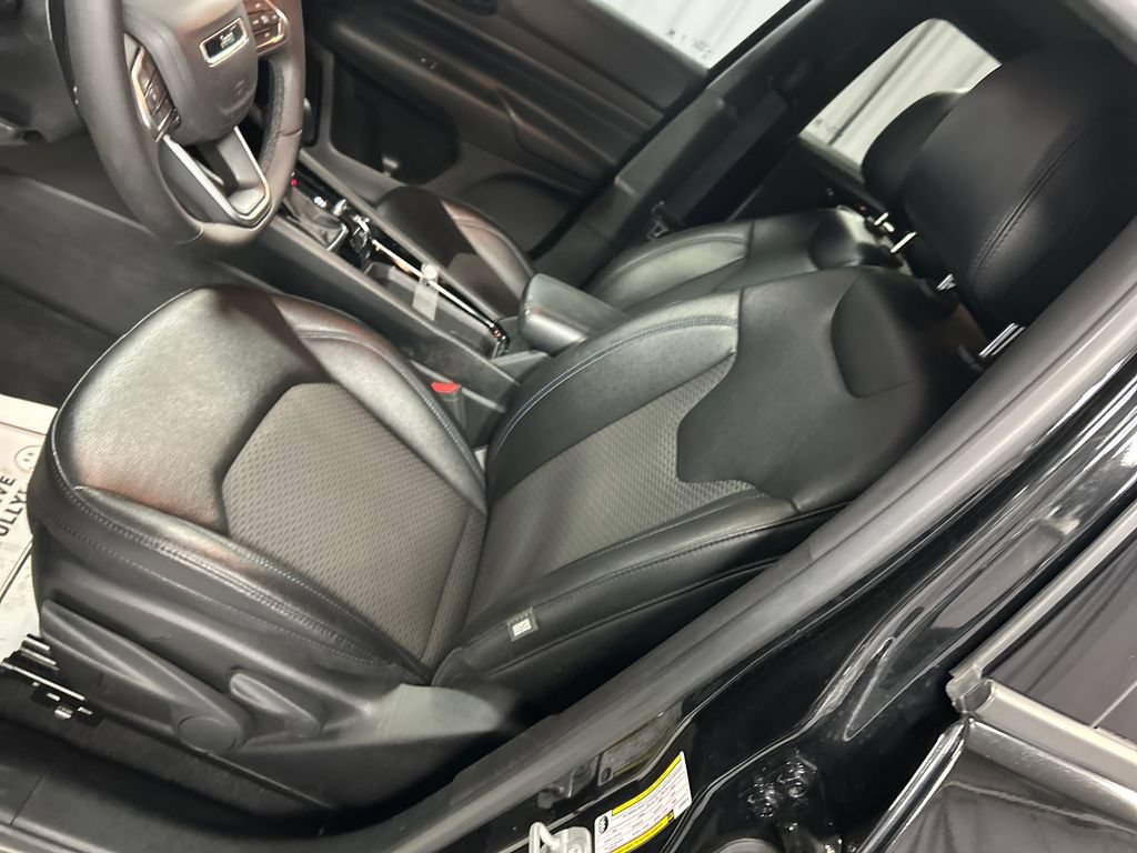 Used 2025 Jeep Compass Latitude w/ Altitude Special Edition AWD/4WD image 10