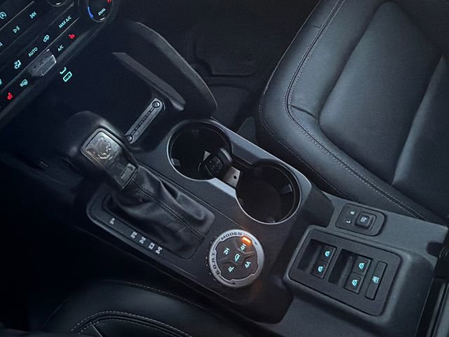 Used 2025 Ford Bronco Badlands image 36