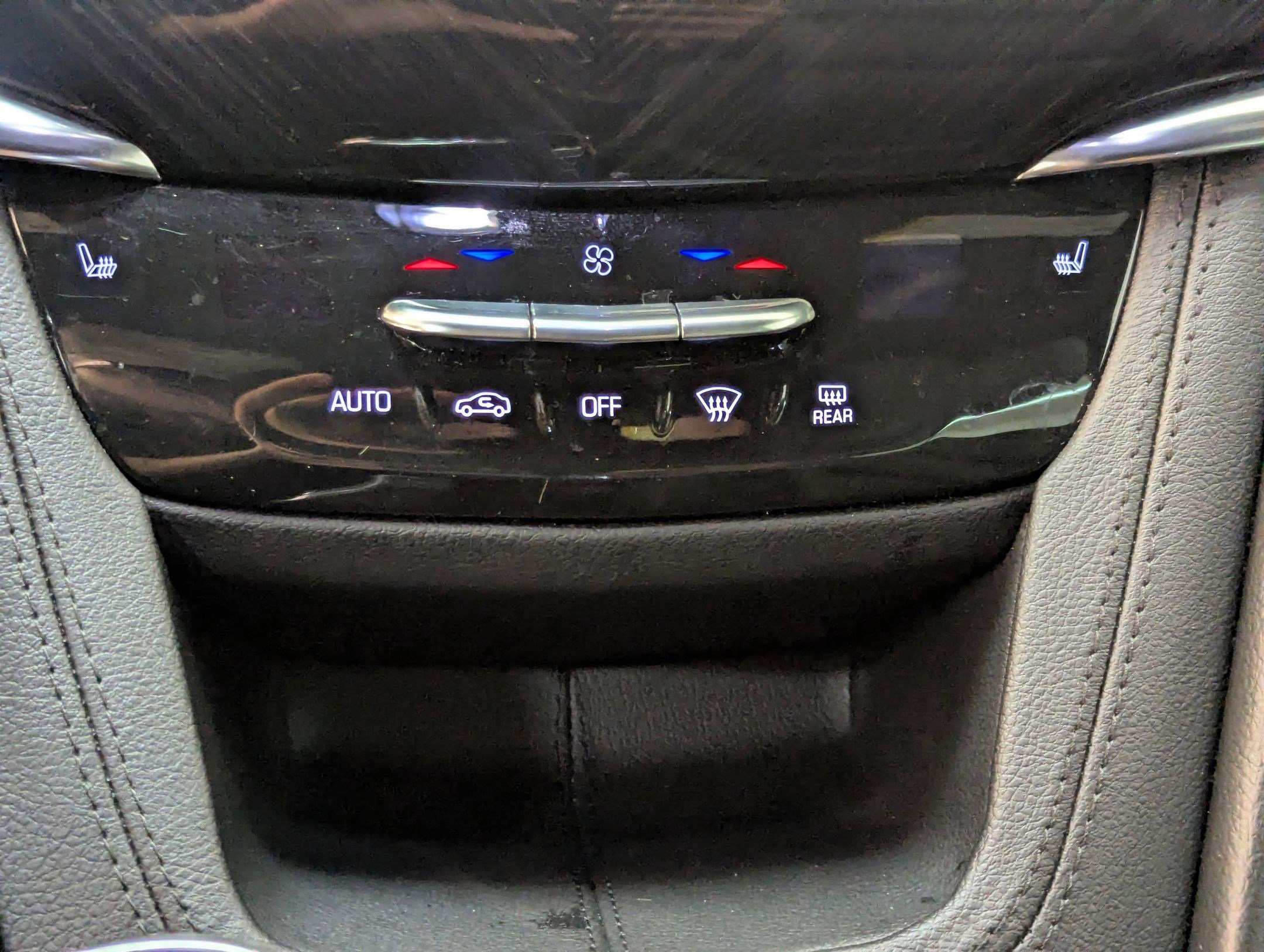 Used 2020 Cadillac XT6 Premium Luxury image 28