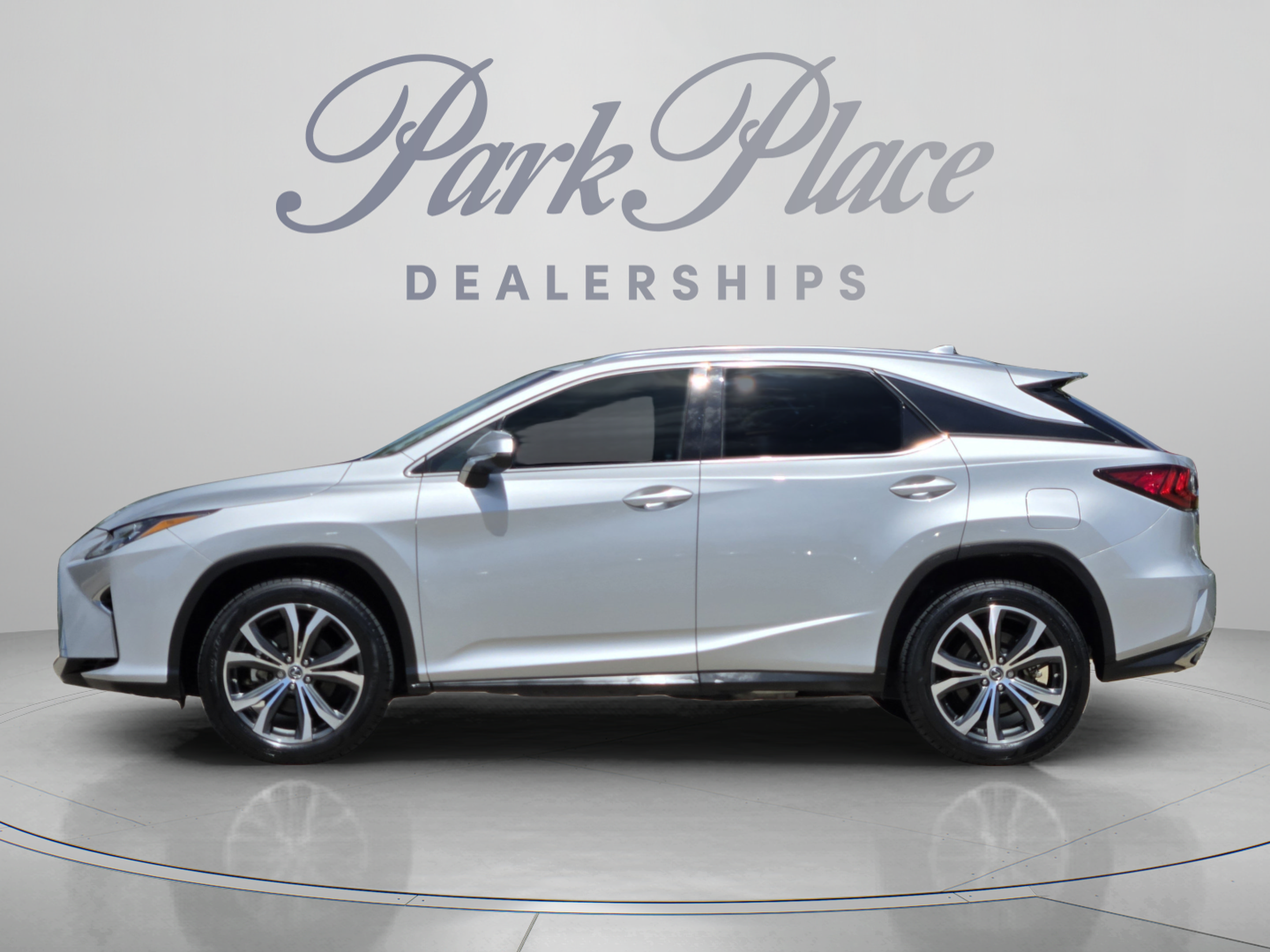 Used 2018 Lexus RX 350 FWD w/ Premium Package image 2