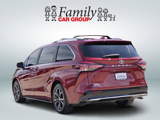 Used 2026 Toyota Sienna Platinum image 3