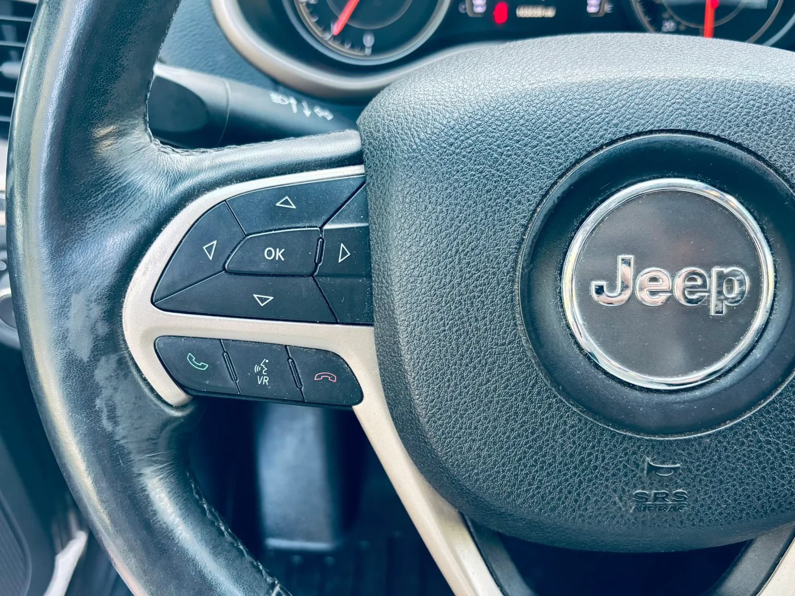 Used 2016 Jeep Cherokee Latitude w/ Cold Weather Group FWD image 25