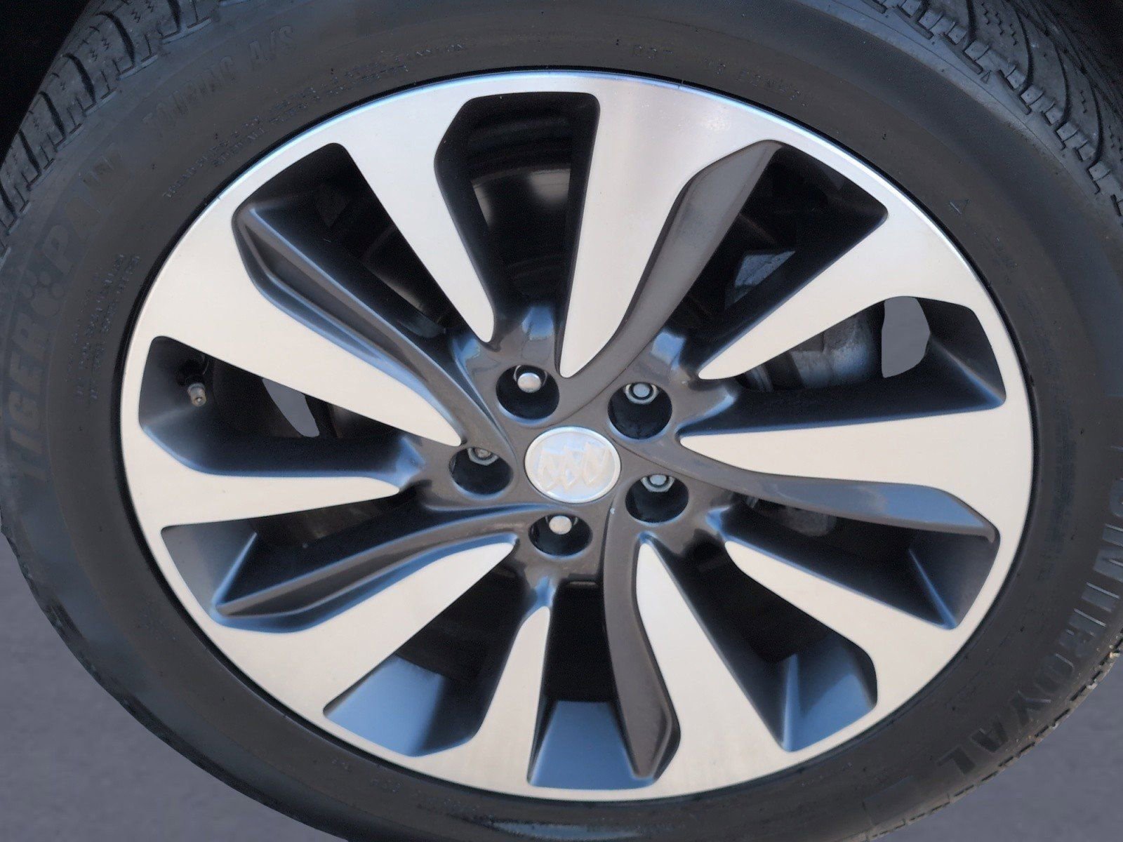 Used 2018 Buick Encore Essence image 36