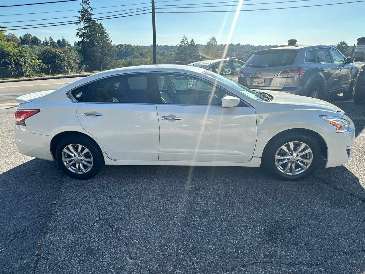 Used 2015 Nissan Altima 2.5 S w/ Sport Value Package image 3