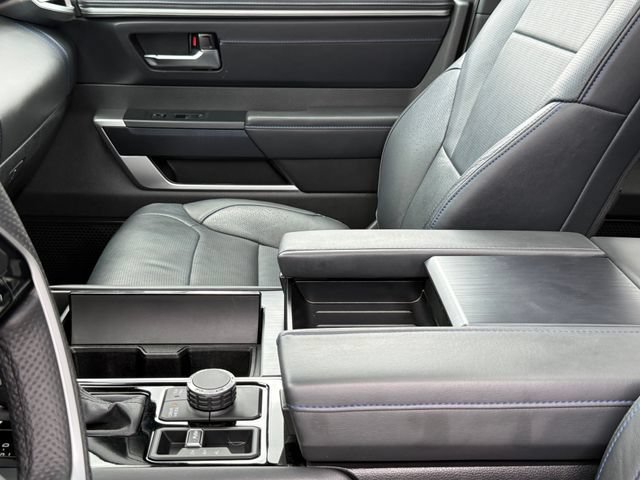 Used 2025 Toyota Sequoia Platinum AWD/4WD image 9