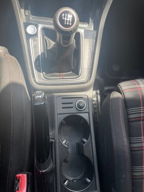 Used 2018 Volkswagen GTI SE FWD image 24