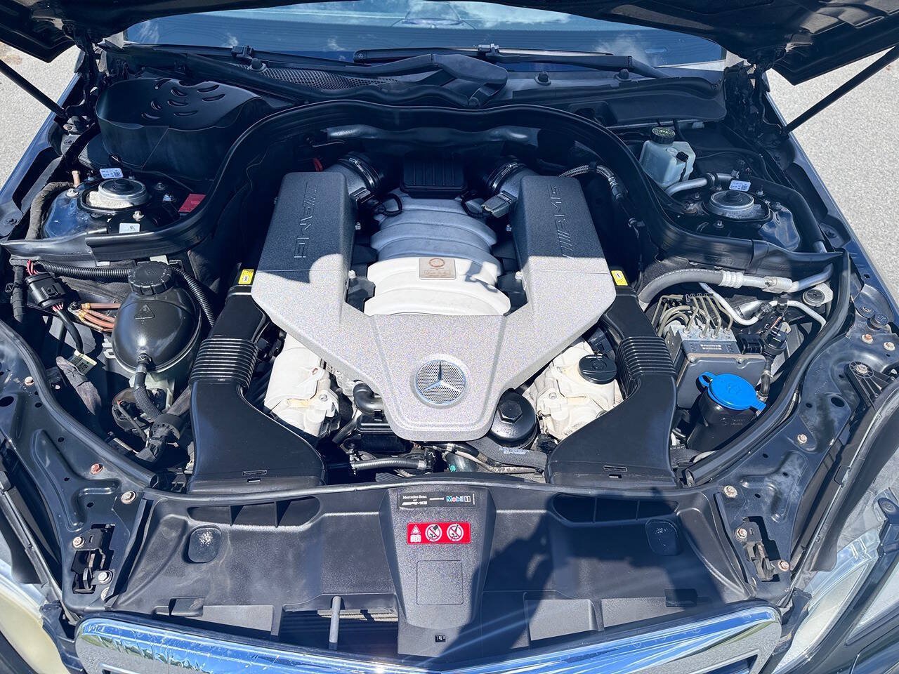 Used 2010 Mercedes-Benz E 63 AMG Sedan image 20