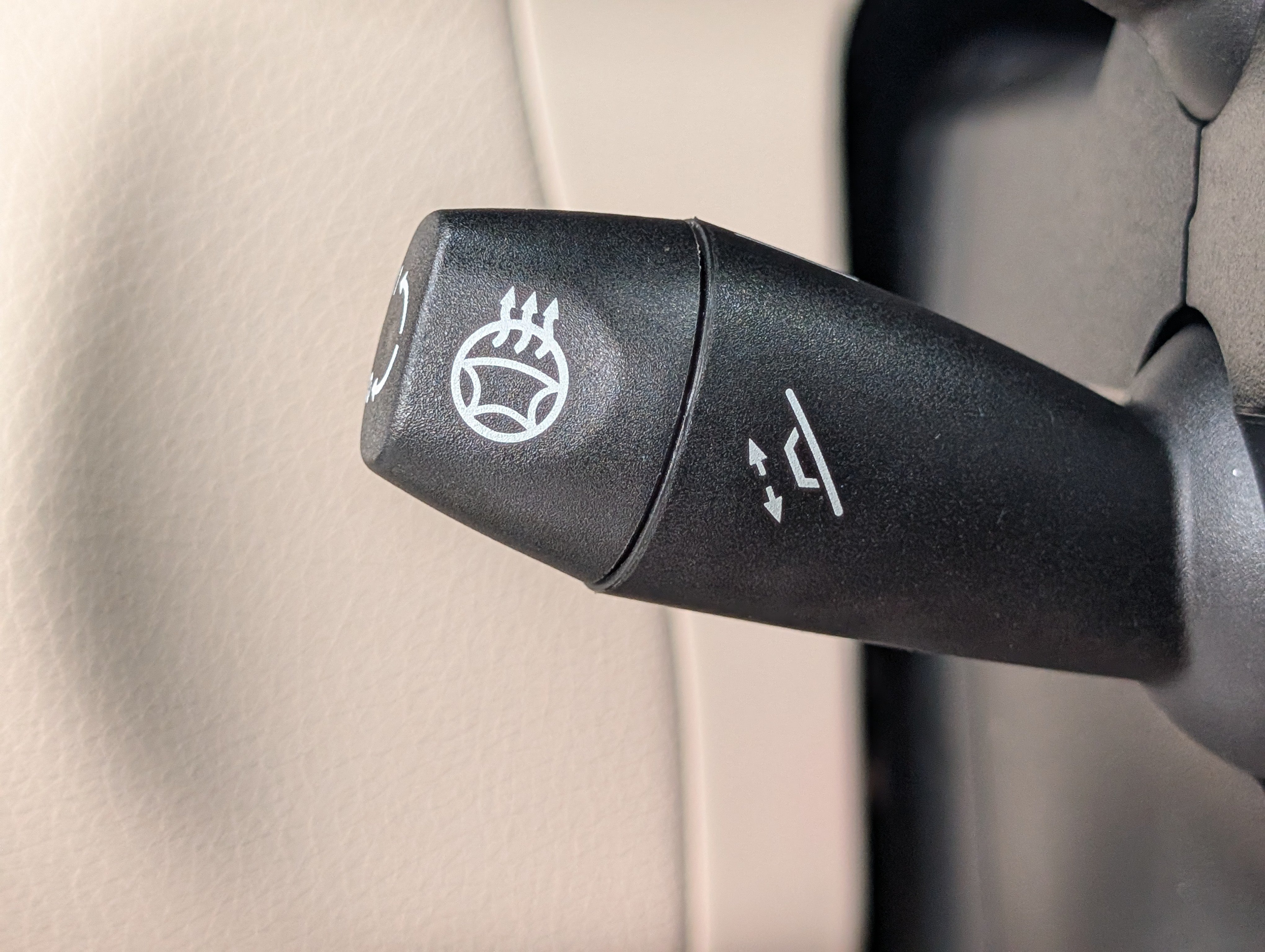 Used 2021 Mercedes-Benz GLC 300 4MATIC image 25