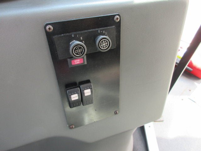 Used 2013 Ford E-450 and Econoline 450 Super Duty w/ Shuttle Bus Prep Pkg RWD image 19