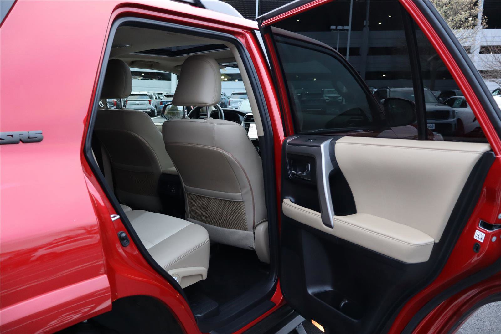 Used 2024 Toyota 4Runner SR5 Premium image 30