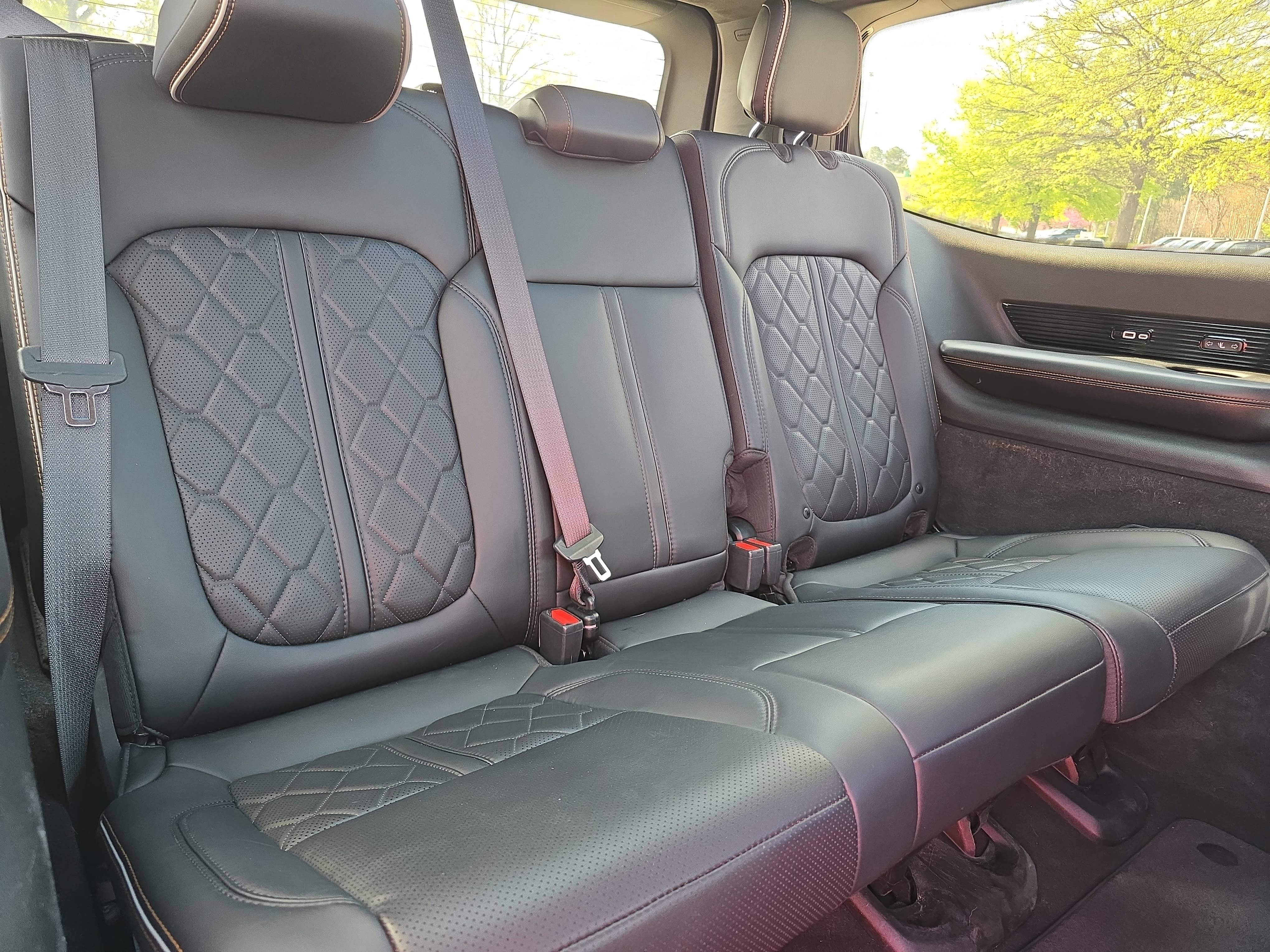 Used 2022 Jeep Grand Wagoneer Series III w/ Rear Seat Video Group 1 image 12