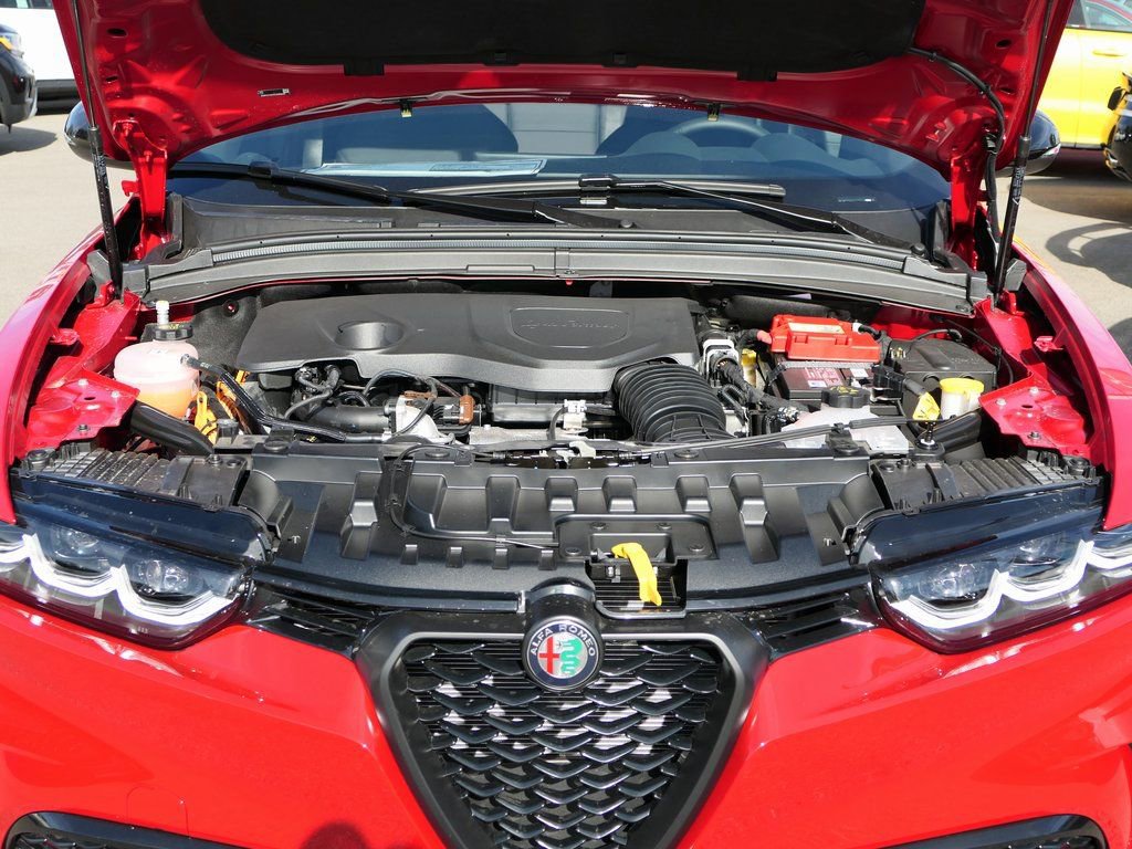 New 2025 Alfa Romeo Tonale w/ Premium Package image 32