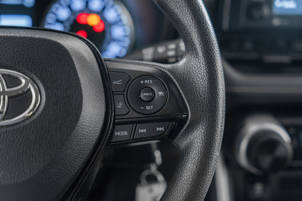 Used 2020 Toyota RAV4 LE image 26