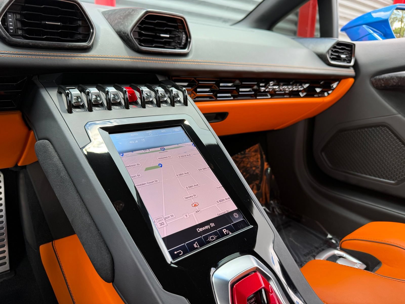 Used 2020 Lamborghini Huracan EVO RWD image 37