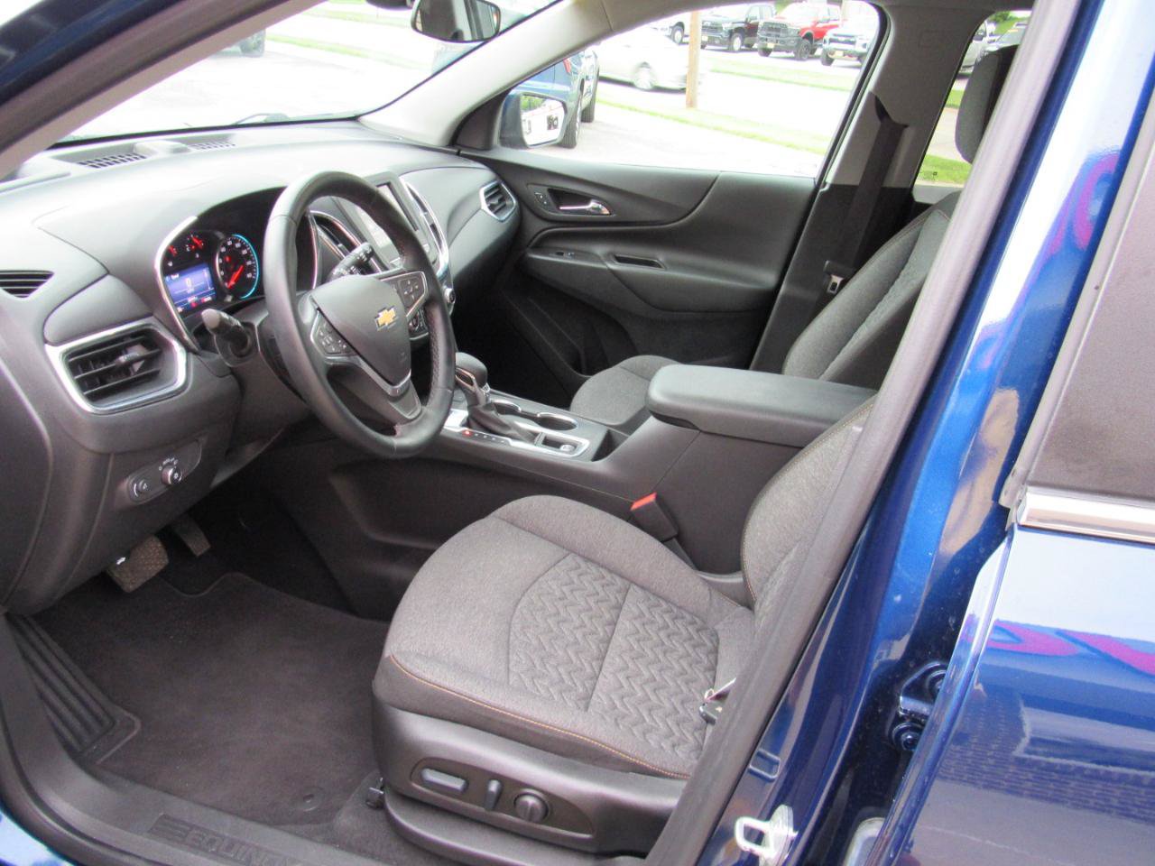 Used 2023 Chevrolet Equinox LT AWD/4WD image 13