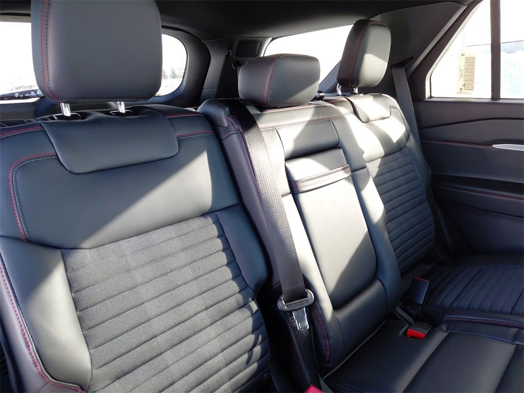 New 2026 Ford Explorer ST-Line w/ ST-Line Street Pack image 19