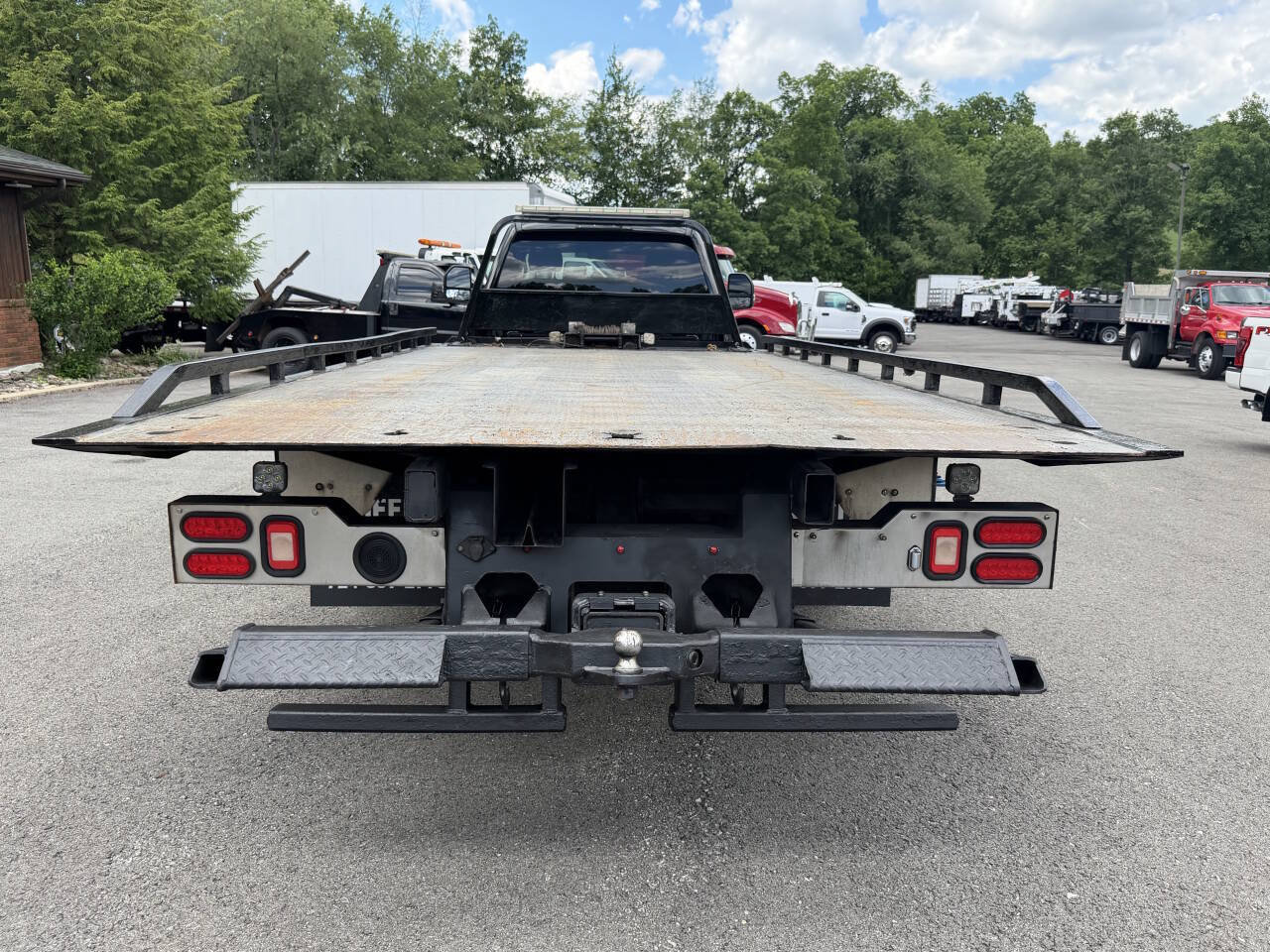 Used 2017 Ford F550 4x4 Regular Cab Super Duty image 4