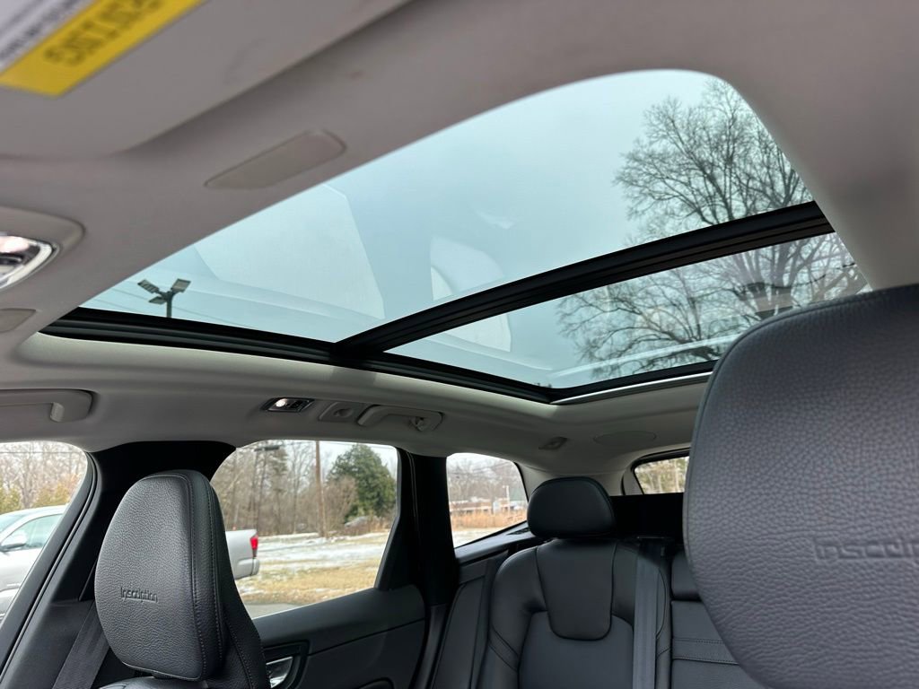 Used 2019 Volvo XC60 T5 Inscription image 6