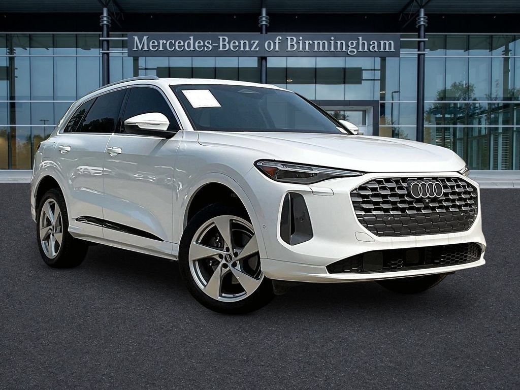 Used 2025 Audi Q5 Premium Plus w/ Premium Plus AWD/4WD image 1