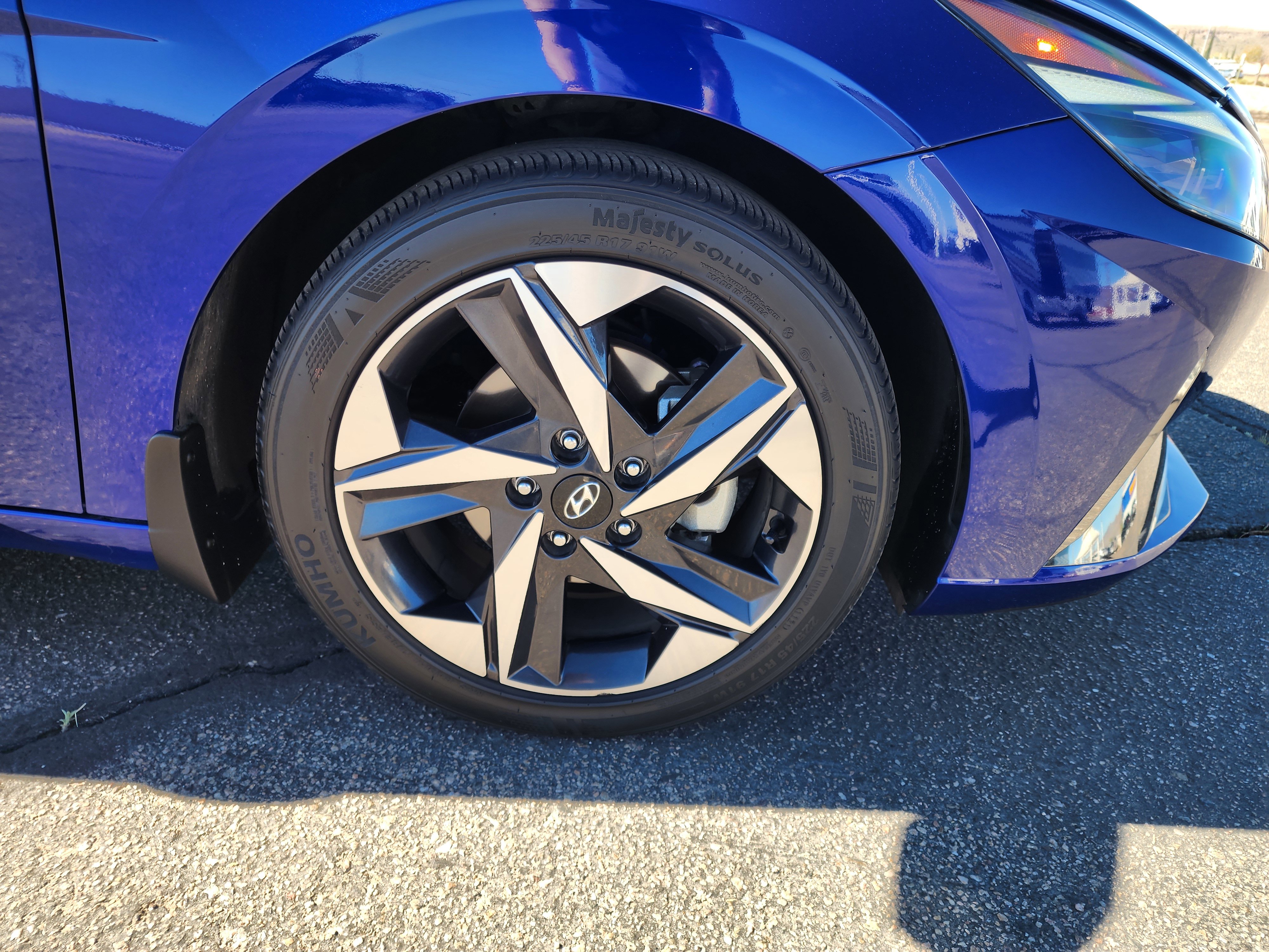 Used 2021 Hyundai Elantra Limited image 10