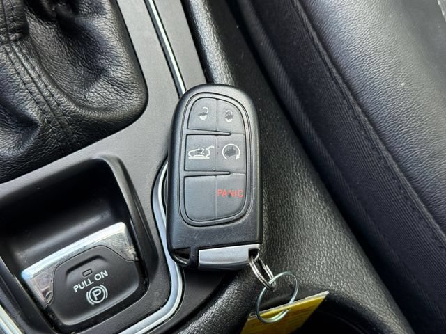 Used 2021 Jeep Cherokee Latitude Lux w/ Comfort/Convenience Group AWD/4WD image 12