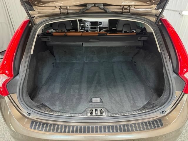 Used 2015 Volvo V60 T5 Cross Country AWD/4WD image 9