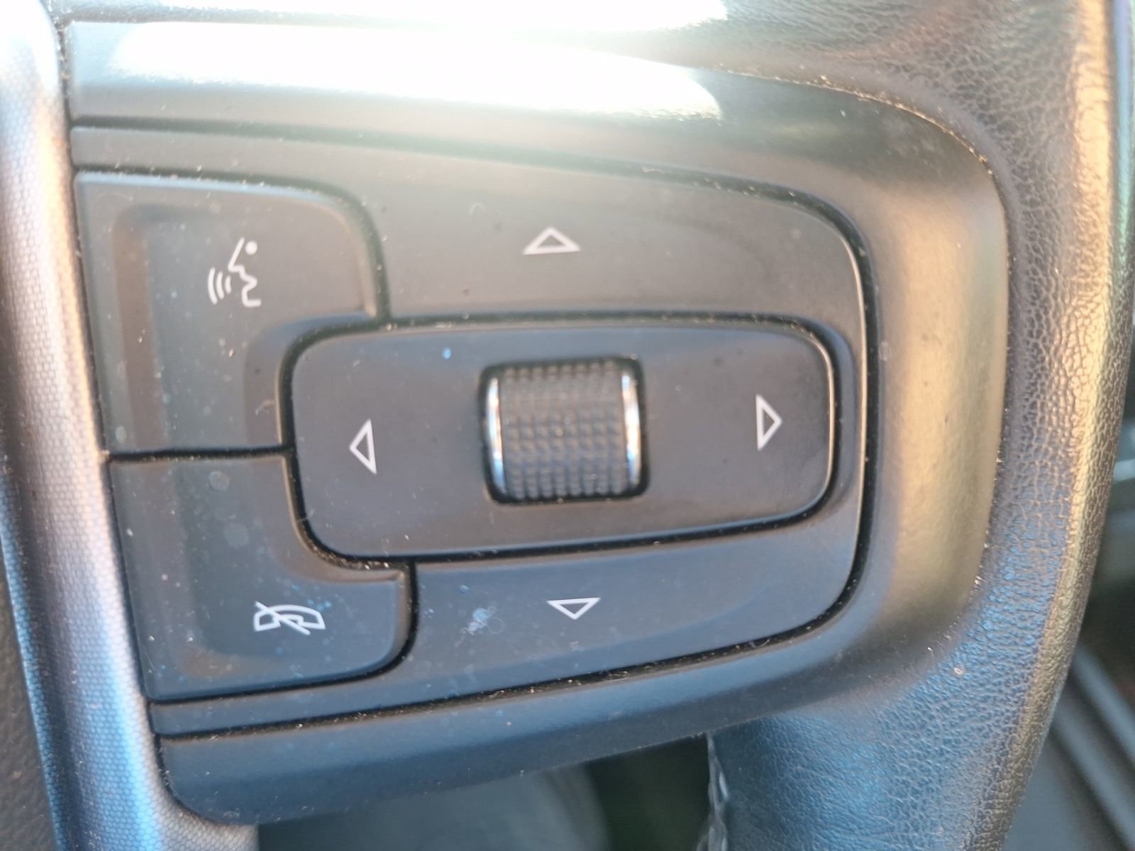 Used 2020 GMC Sierra 1500 SLT image 23