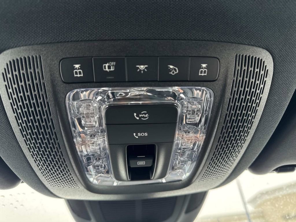 Certified 2025 Mercedes-Benz GLS 450 4MATIC image 22